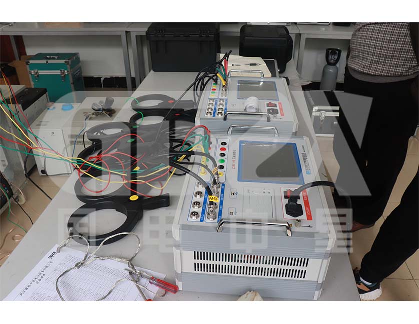 演示ZHKC-HB高壓開關(guān)綜合測試儀 演示ZHKC-HB高壓開關(guān)綜合測試儀